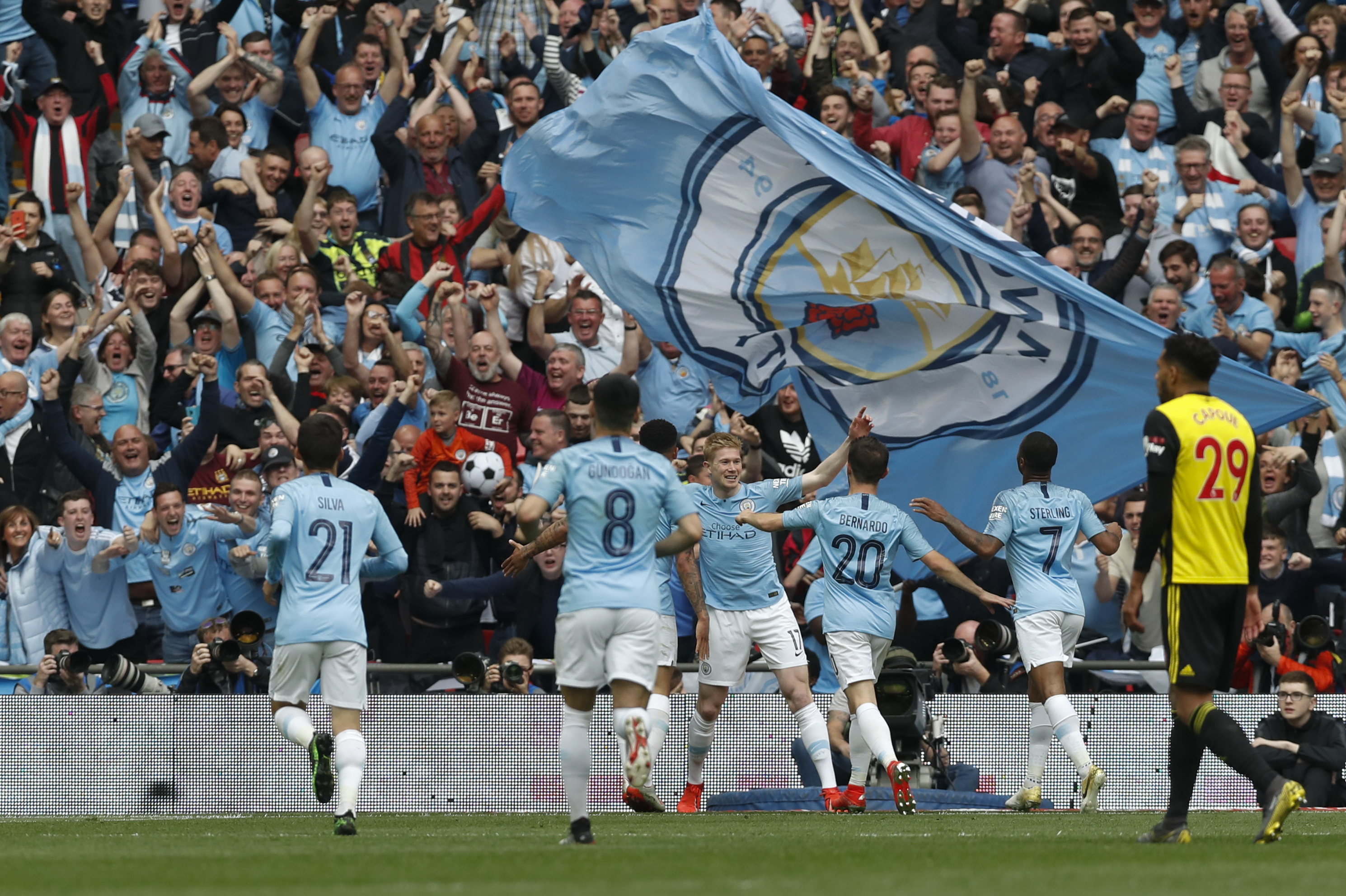 序章开启《赤痕：绯红契约》预告片首曝