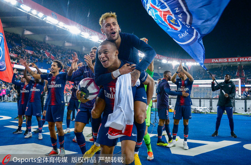 [NBA]格林单打东契奇 后撤步三分命中